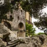 ...col suo andamento circolare ad archi